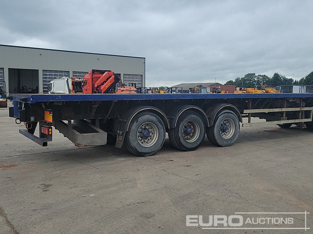 2007 SDC Trailer Tri Axle Extendable Flatbed Trailer, Twist Locks, Rear Steer - סמיטריילר צד נופל/ שטוח: תמונה 5 2007 SDC Trailer Tri Axle Extendable Flatbed Trailer, Twist Locks, Rear Steer - סמיטריילר צד נופל/ שטוח: תמונה 5