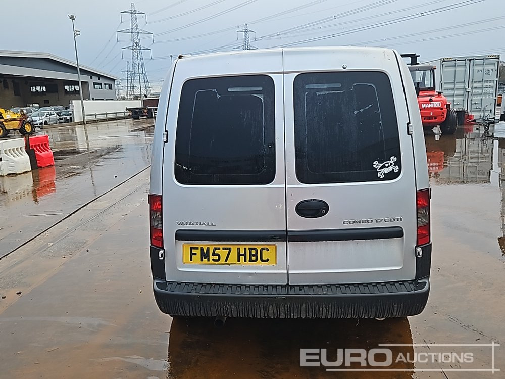 2008 Vauxhall Combo - כלי רכב מסחרי: תמונה 4 2008 Vauxhall Combo - כלי רכב מסחרי: תמונה 4