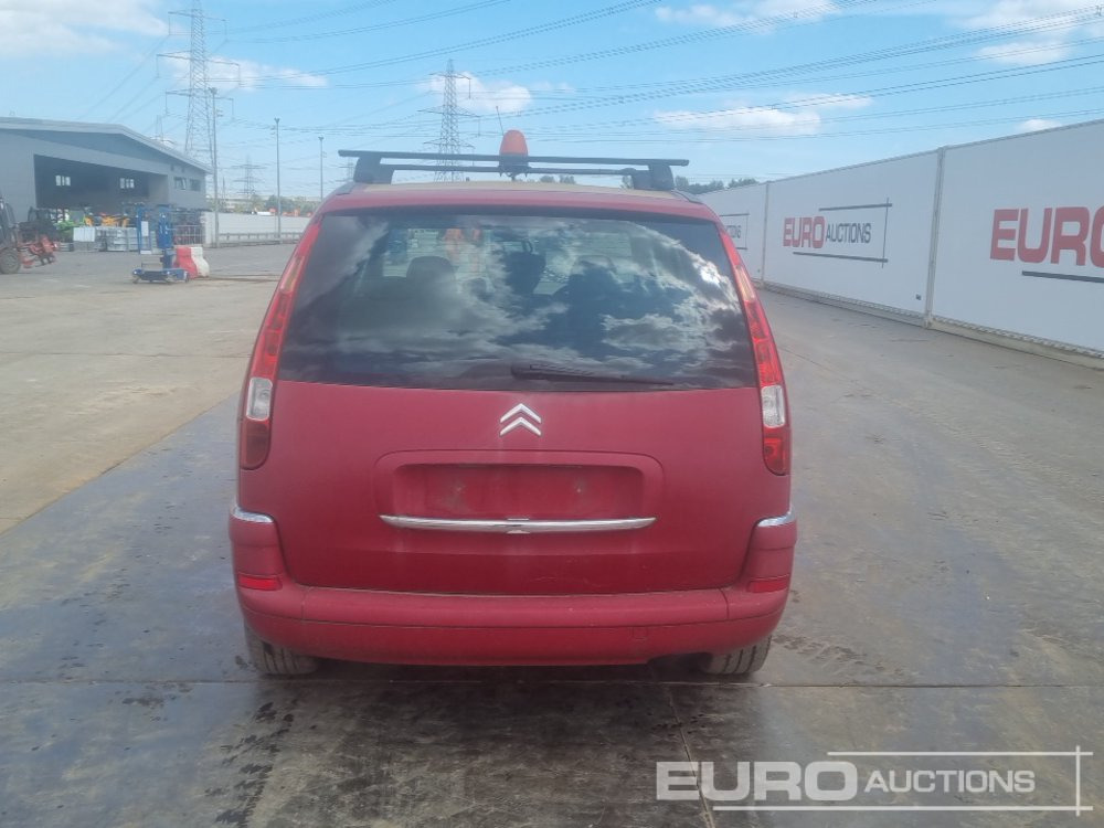 2010 Citroen C8 - מכונית: תמונה 4 2010 Citroen C8 - מכונית: תמונה 4