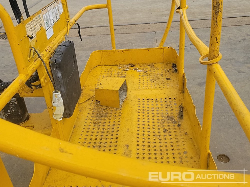 פלטפורמה אווירית 2010 Haulotte HA260PX: תמונה 13