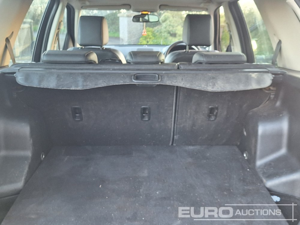 2010 Land Rover Freelander - SUV: תמונה 2 2010 Land Rover Freelander - SUV: תמונה 2
