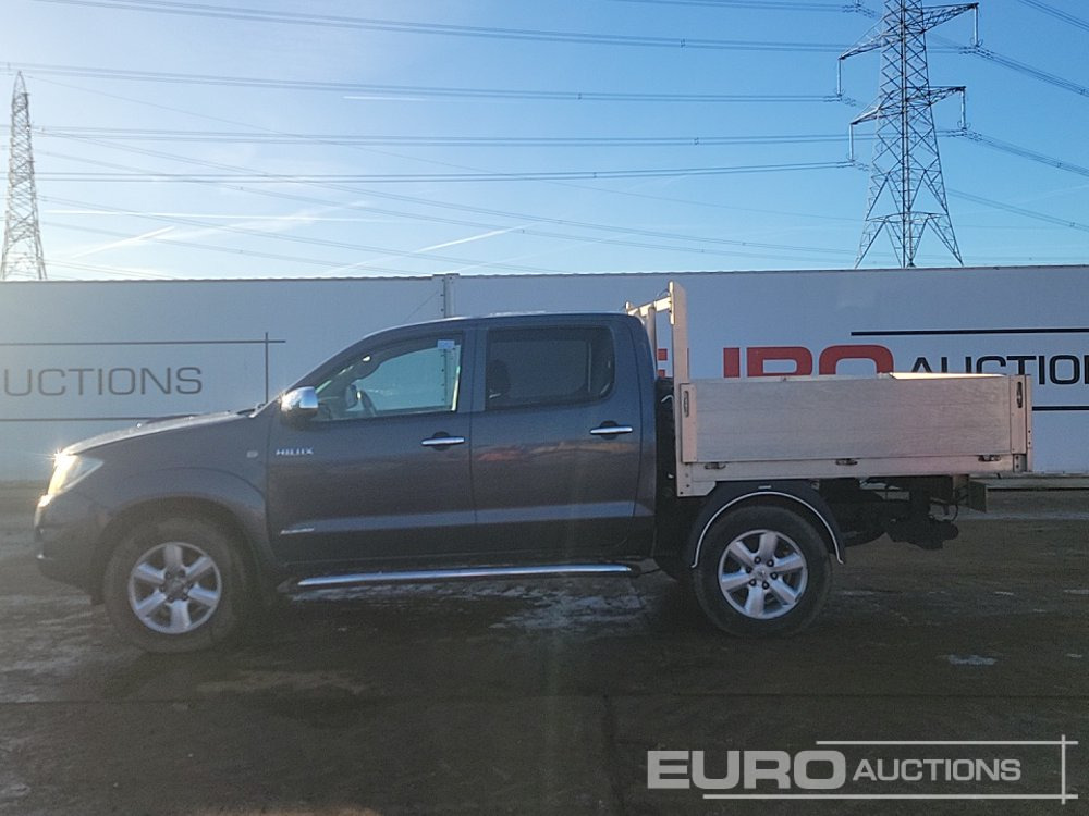 2010 Toyota Hilux Invincible - טנדר: תמונה 2 2010 Toyota Hilux Invincible - טנדר: תמונה 2