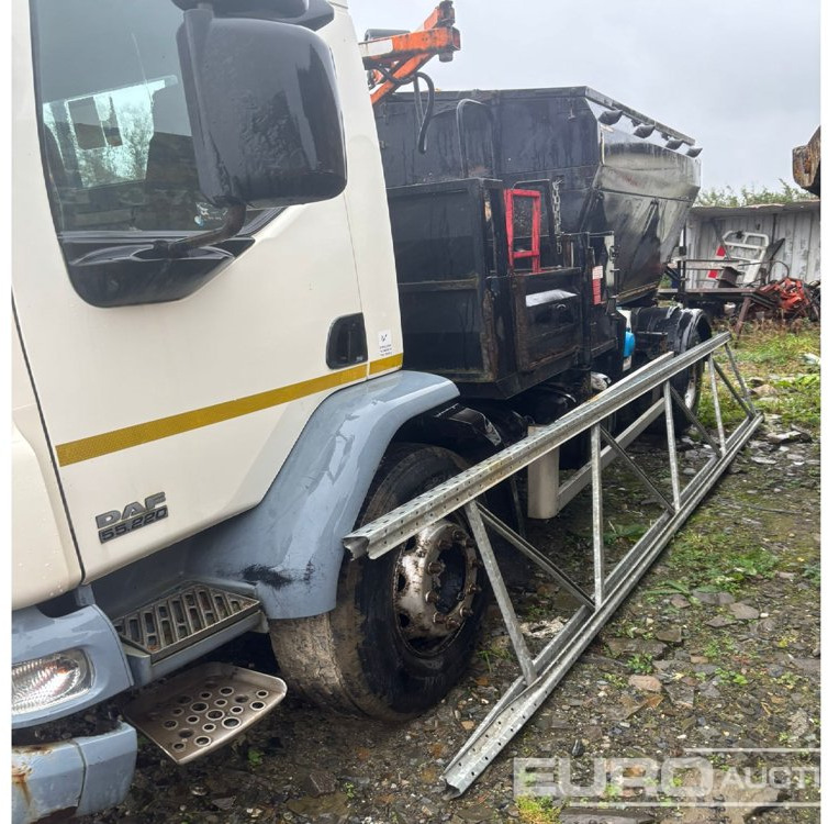 2011 DAF LF55-220 - משאית צד נופל/ שטוחה: תמונה 2 2011 DAF LF55-220 - משאית צד נופל/ שטוחה: תמונה 2