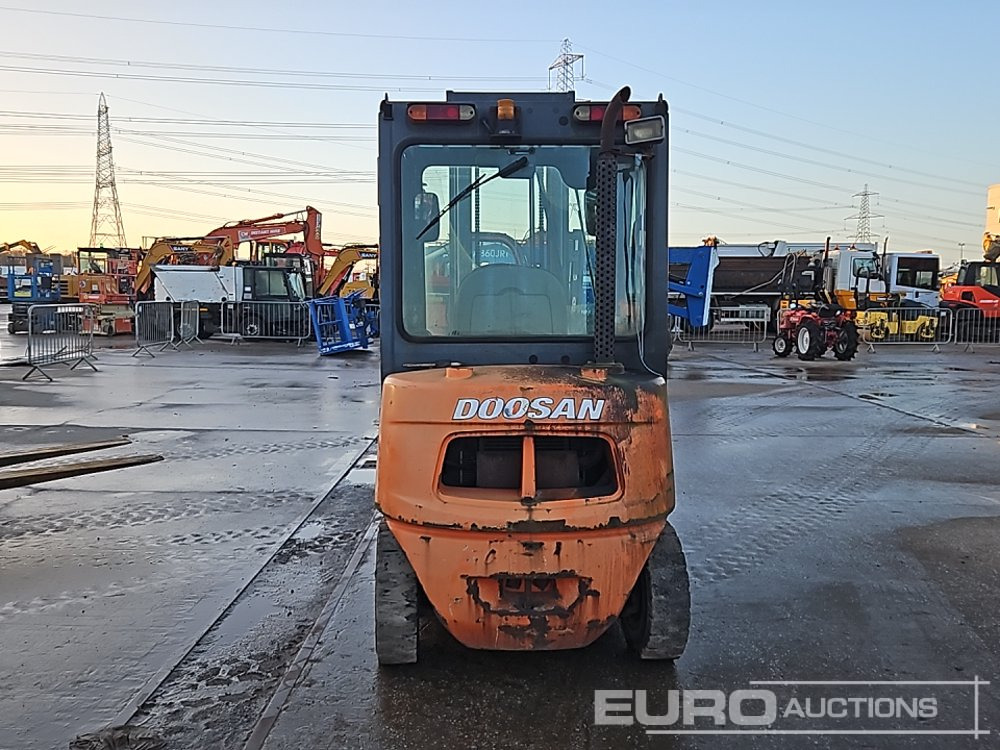 2011 Doosan D25S-5 - מלגזת סולר: תמונה 4 2011 Doosan D25S-5 - מלגזת סולר: תמונה 4