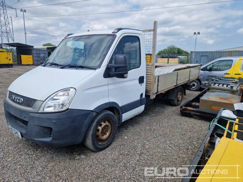 2011 Iveco 35S11 - משאית צד נופל/ שטוחה: תמונה 1 2011 Iveco 35S11 - משאית צד נופל/ שטוחה: תמונה 1