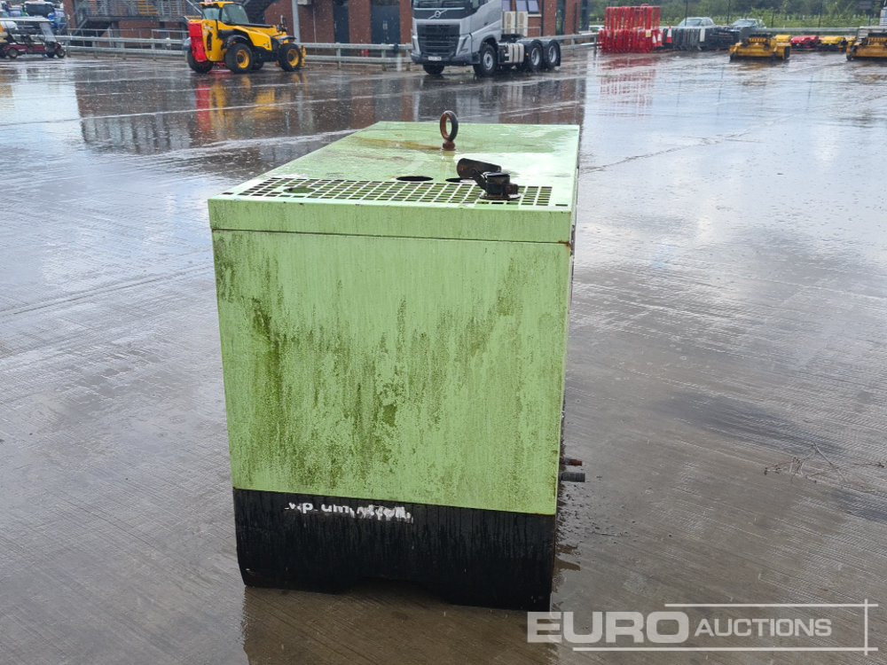 2011 Pramac GSW30 - ערכת גנרטורים: תמונה 2 2011 Pramac GSW30 - ערכת גנרטורים: תמונה 2