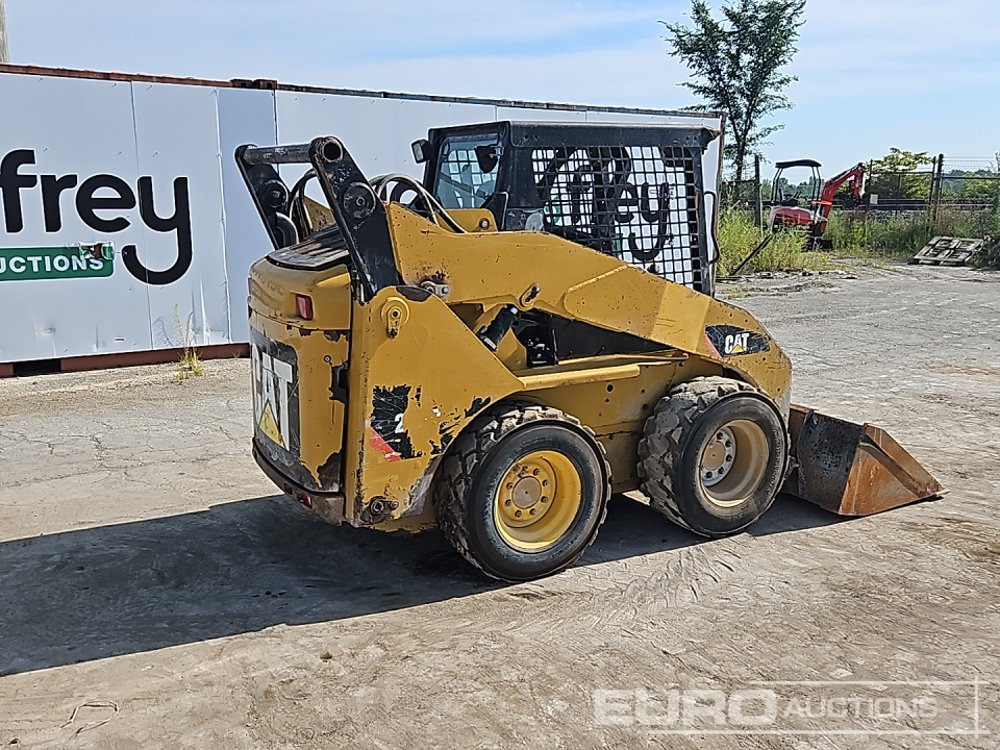 2012 CAT 242B3 - מעמיס היגוי החלקה: תמונה 4 2012 CAT 242B3 - מעמיס היגוי החלקה: תמונה 4