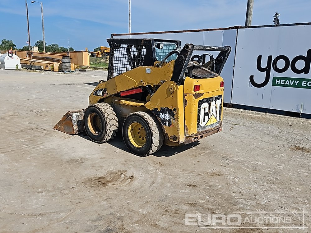 2012 CAT 242B3 - מעמיס היגוי החלקה: תמונה 3 2012 CAT 242B3 - מעמיס היגוי החלקה: תמונה 3