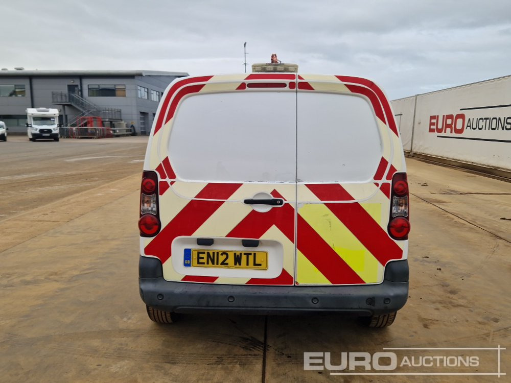 2012 Citroen Berlingo - כלי רכב מסחרי קטן: תמונה 4 2012 Citroen Berlingo - כלי רכב מסחרי קטן: תמונה 4