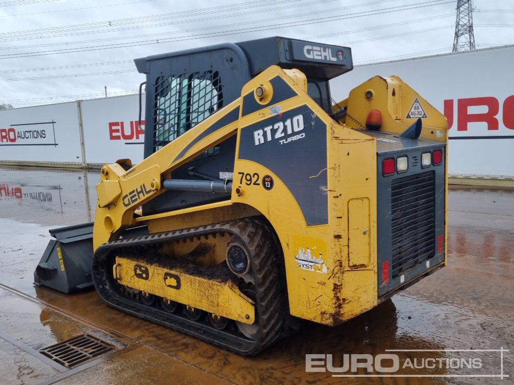 2012 Gehl RT210 - מעמיס היגוי החלקה: תמונה 3 2012 Gehl RT210 - מעמיס היגוי החלקה: תמונה 3