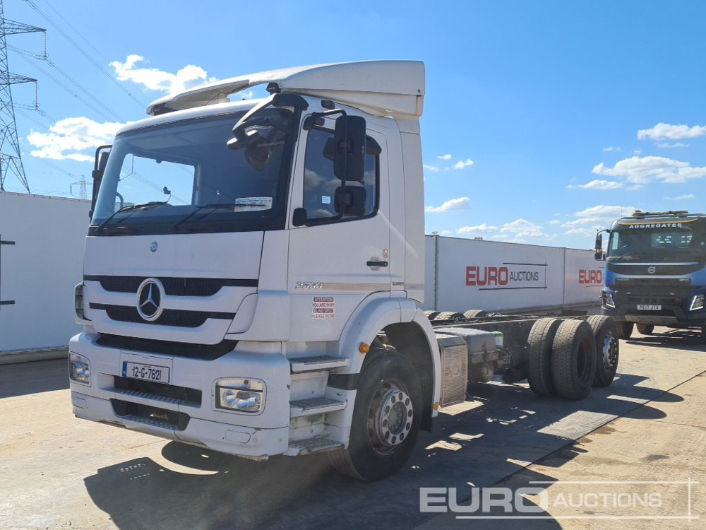 2012 Mercedes 2533 - משאית עם שלדת תא: תמונה 1 2012 Mercedes 2533 - משאית עם שלדת תא: תמונה 1