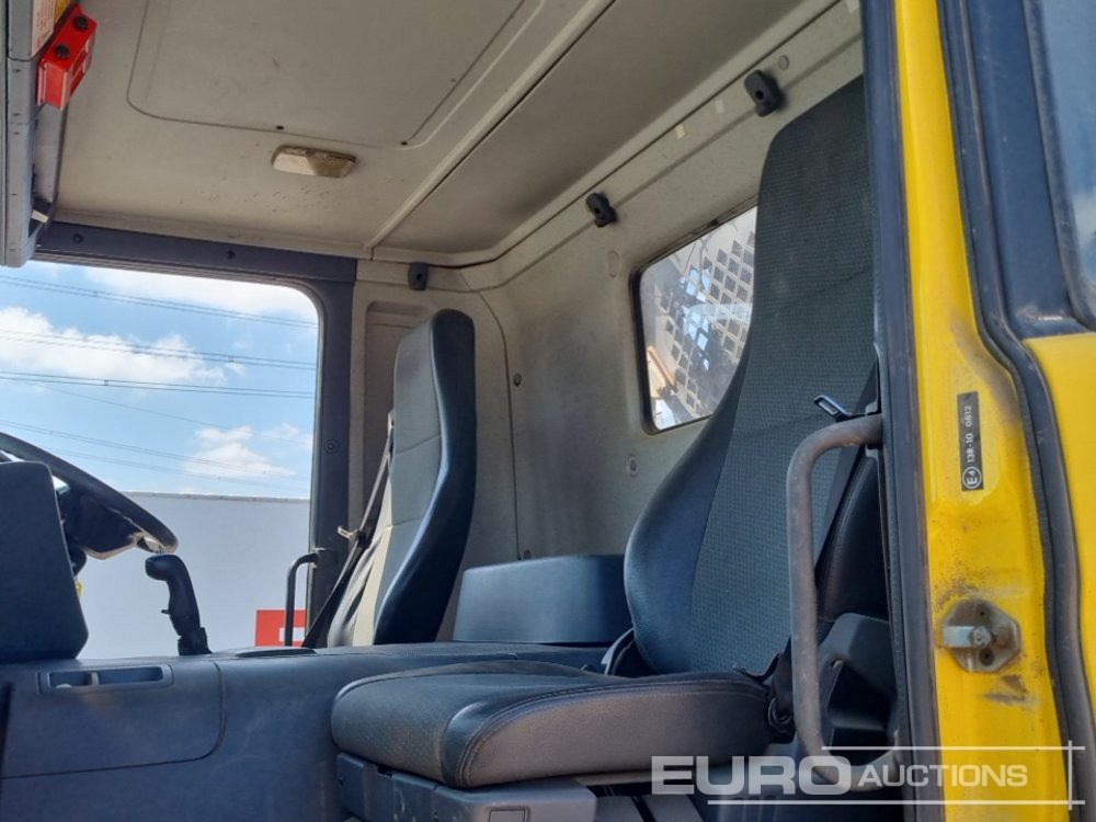 משאית דילוג העמסה 2012 Scania P230: תמונה 31