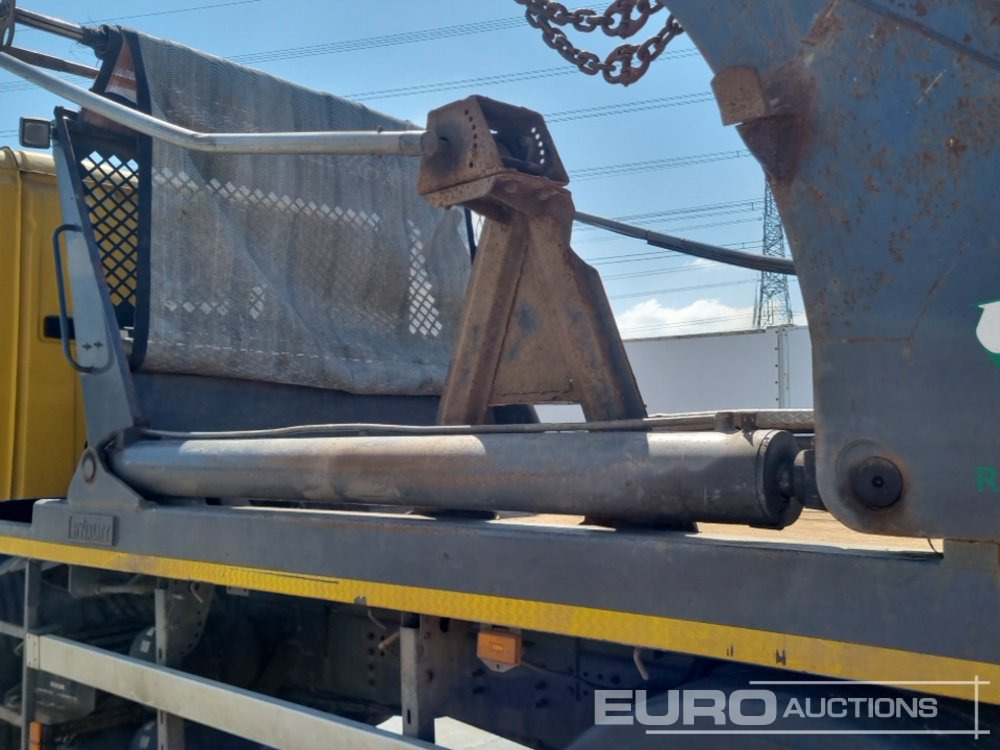 משאית דילוג העמסה 2012 Scania P230: תמונה 23