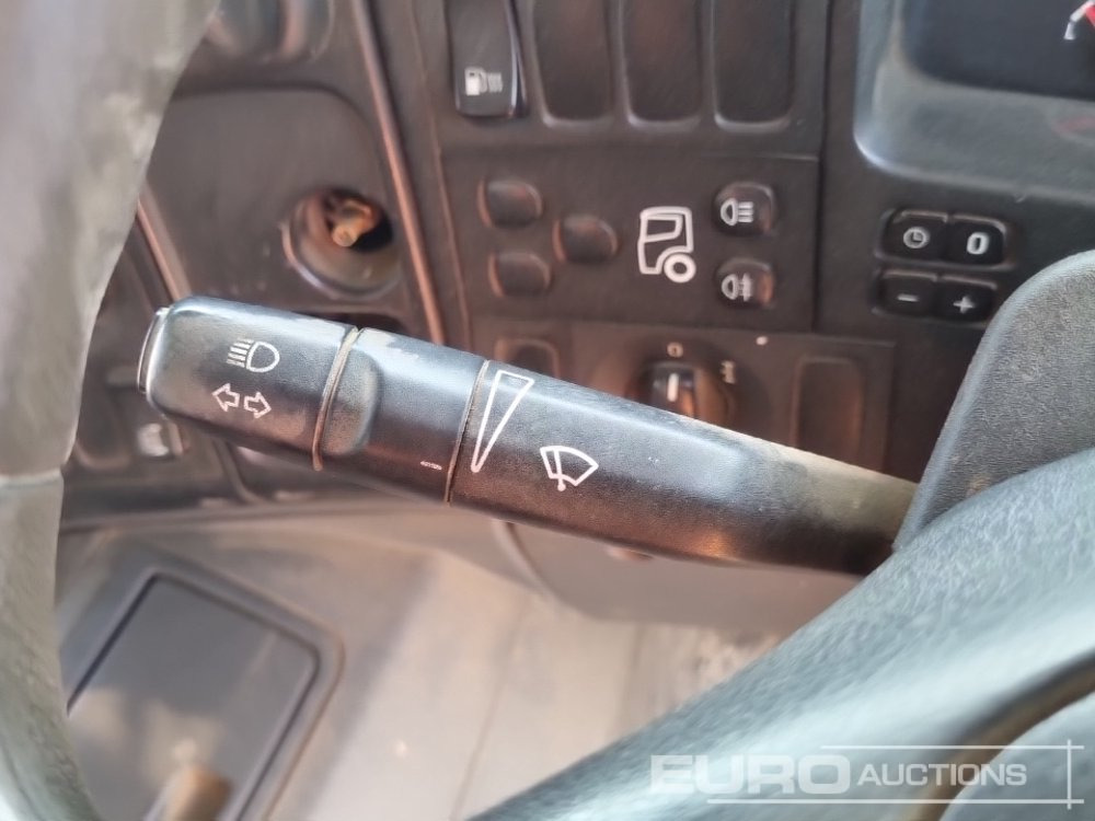 משאית דילוג העמסה 2012 Scania P230: תמונה 46
