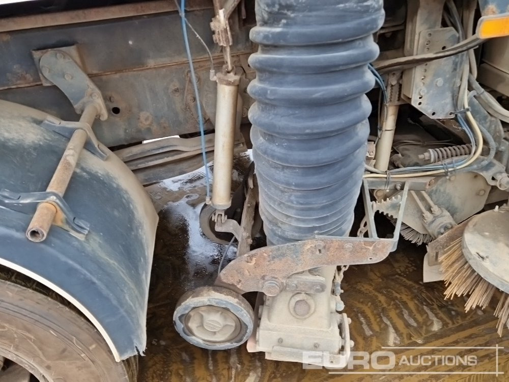 מטאטא כבישים 2013 DAF LF55.220: תמונה 23
