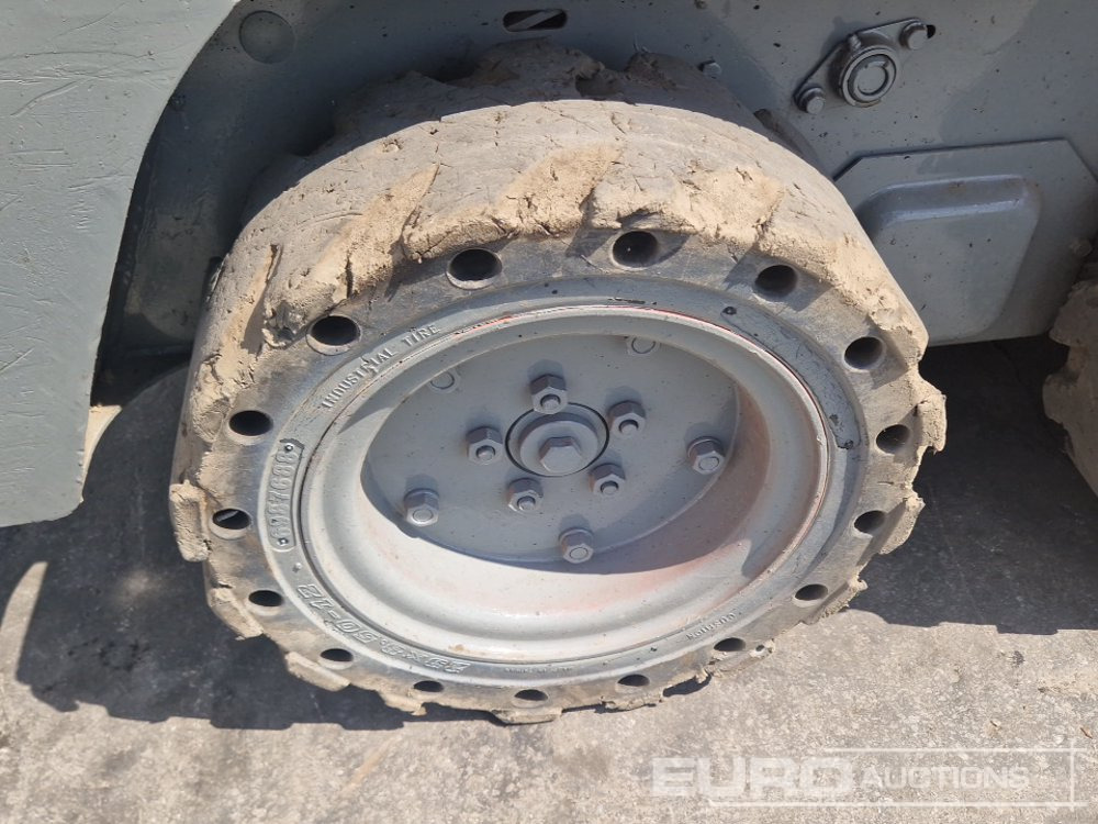 מעמיס היגוי החלקה 2014 Bobcat S70: תמונה 9