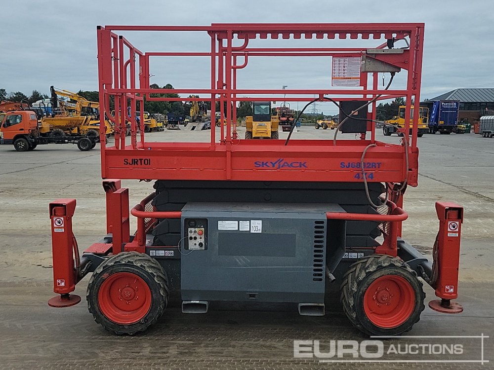 פלטפורמה אווירית 2014 SkyJack SJ6832RT: תמונה 6