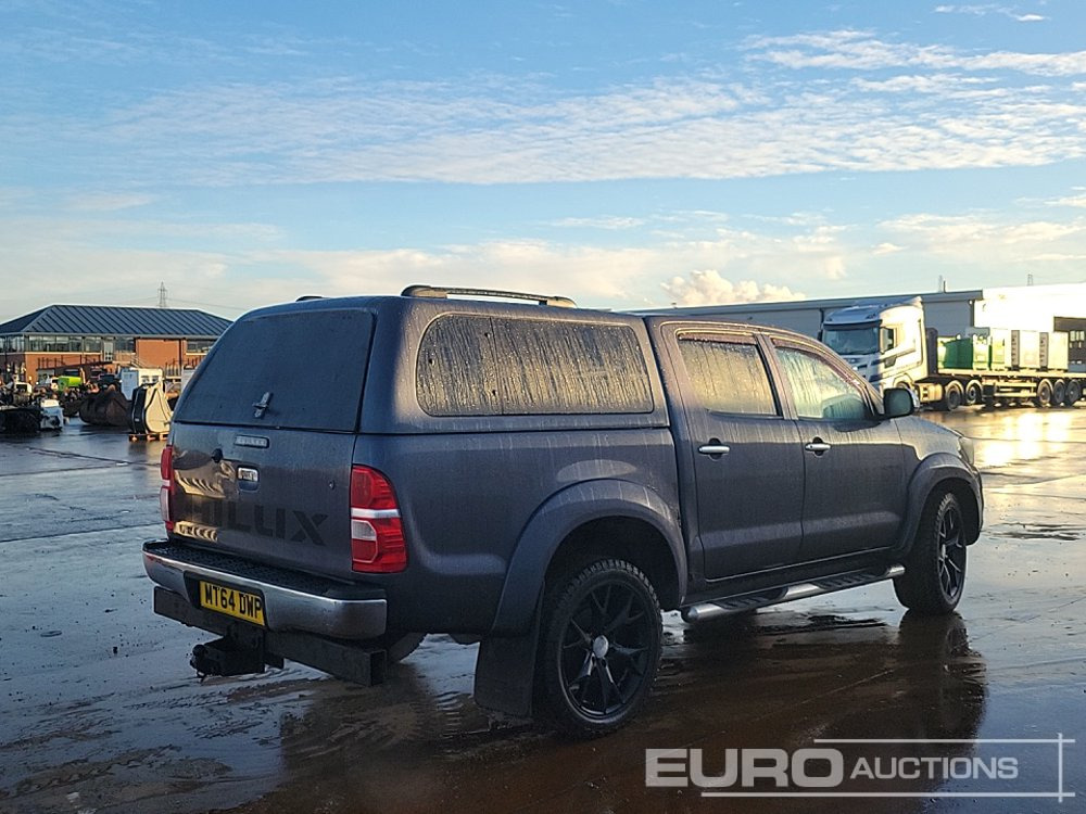 2014 Toyota Hilux Invincible - טנדר: תמונה 5 2014 Toyota Hilux Invincible - טנדר: תמונה 5