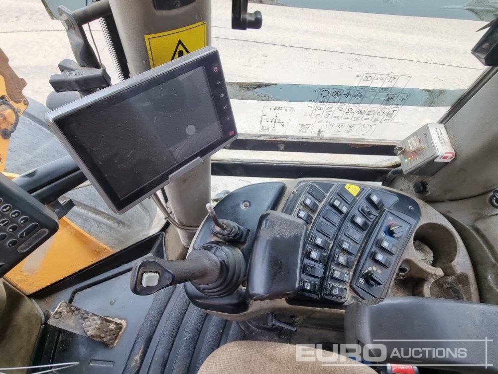 מעמיס גלגלים 2015 Case 821FXR: תמונה 33