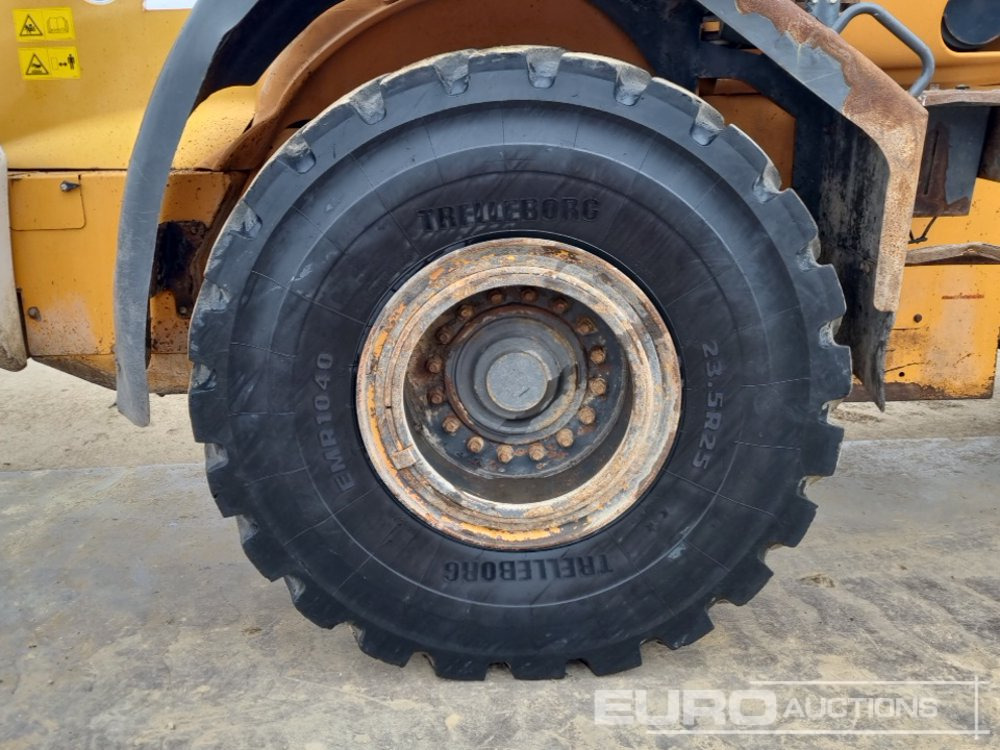 מעמיס גלגלים 2015 Case 821FXR: תמונה 11