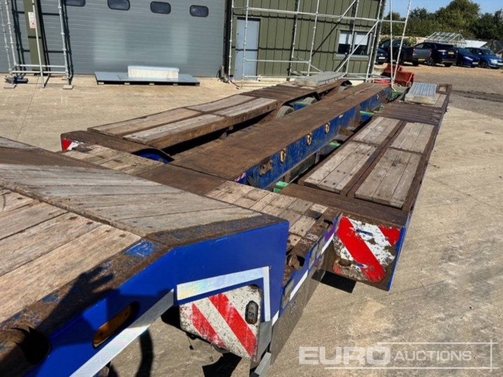 2015 Cheiftain Tri Axle Extenable Low Loader Trailer - סמיטריילר עם מטען נמוך: תמונה 2 2015 Cheiftain Tri Axle Extenable Low Loader Trailer - סמיטריילר עם מטען נמוך: תמונה 2