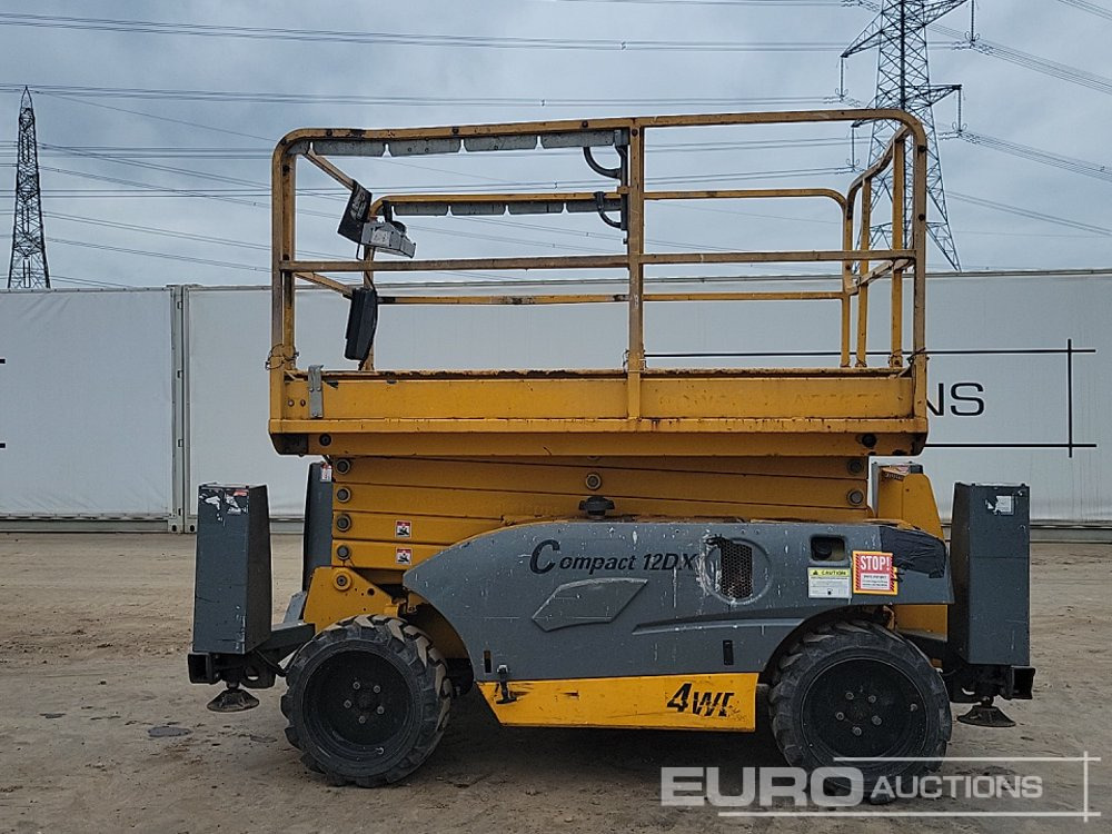 2015 Haulotte Compact 12DX - פלטפורמה אווירית: תמונה 2 2015 Haulotte Compact 12DX - פלטפורמה אווירית: תמונה 2