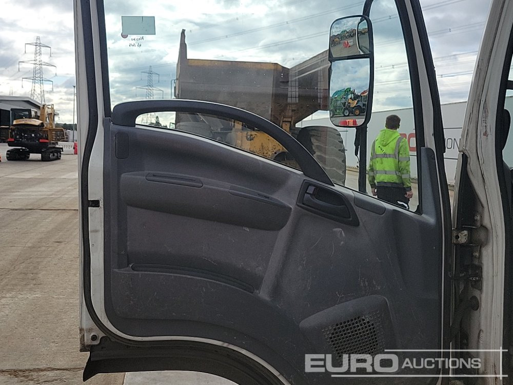 משאית צד נופל/ שטוחה 2015 Isuzu NPR: תמונה 19
