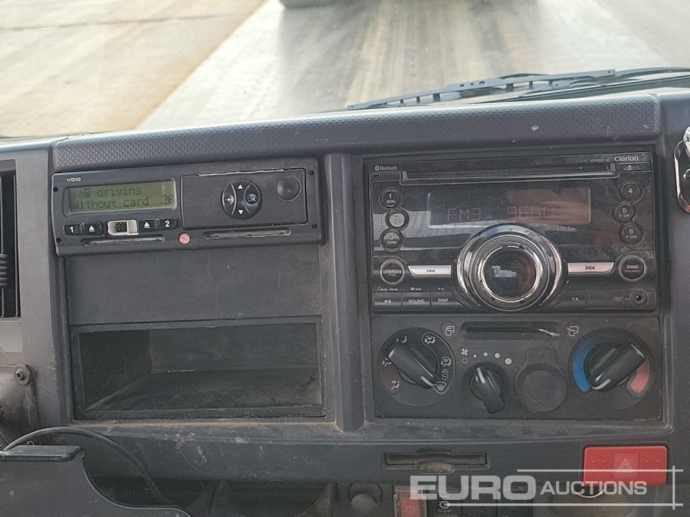 משאית צד נופל/ שטוחה 2015 Isuzu NPR: תמונה 29