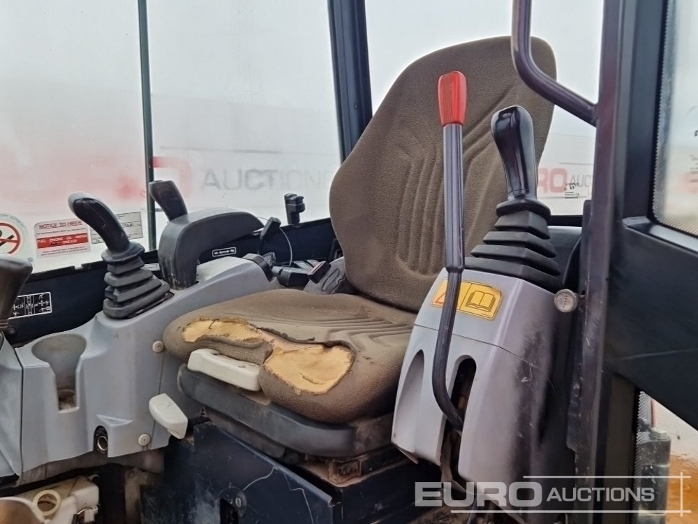 מיני מחפר 2015 Kubota U27-4: תמונה 31