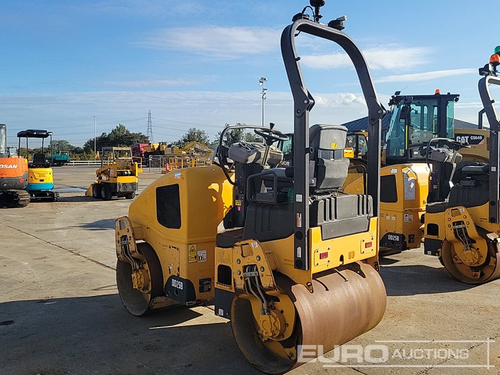 2015 Volvo DD25B - רולר כביש: תמונה 3 2015 Volvo DD25B - רולר כביש: תמונה 3