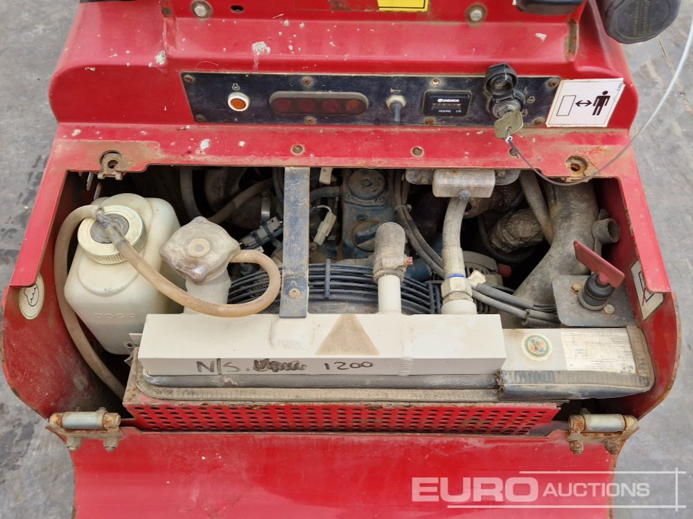 מסיר פסולת זוחל 2016 Hinowa HS1102: תמונה 23