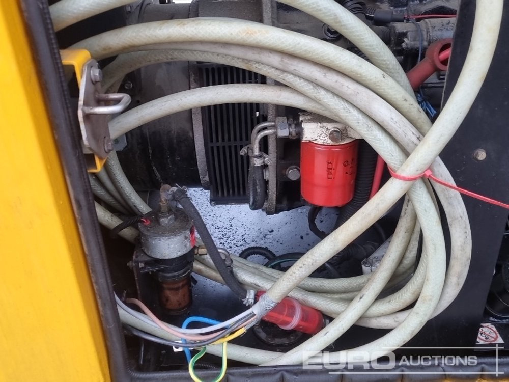 ערכת גנרטורים 2016 SDMO R33CS: תמונה 19