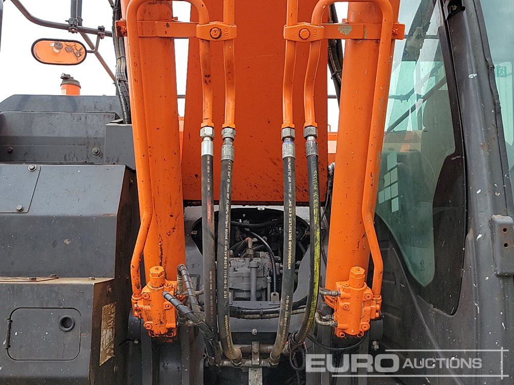 מחפר סורק 2017 Hitachi ZX225USRLC-6: תמונה 17