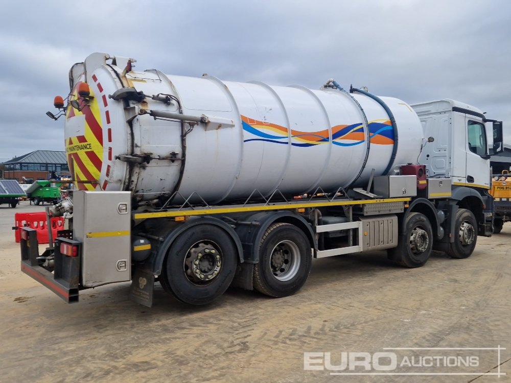 2017 Mercedes Arocs 3240 - משאית מכל: תמונה 5 2017 Mercedes Arocs 3240 - משאית מכל: תמונה 5