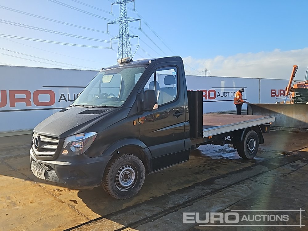 2017 Mercedes Sprinter - כלי רכב מסחרי במיטה שטוחה: תמונה 1 2017 Mercedes Sprinter - כלי רכב מסחרי במיטה שטוחה: תמונה 1