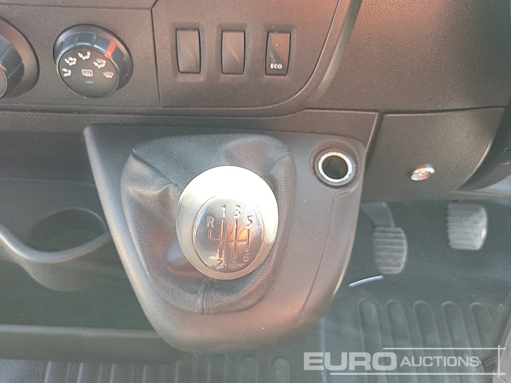 כלי רכב מסחרי 2017 Vauxhall Movano: תמונה 40
