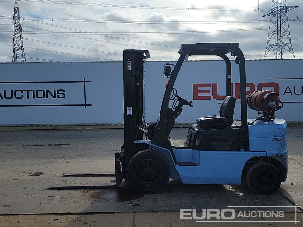 2017 Yale UT25P - מלגזה: תמונה 2 2017 Yale UT25P - מלגזה: תמונה 2