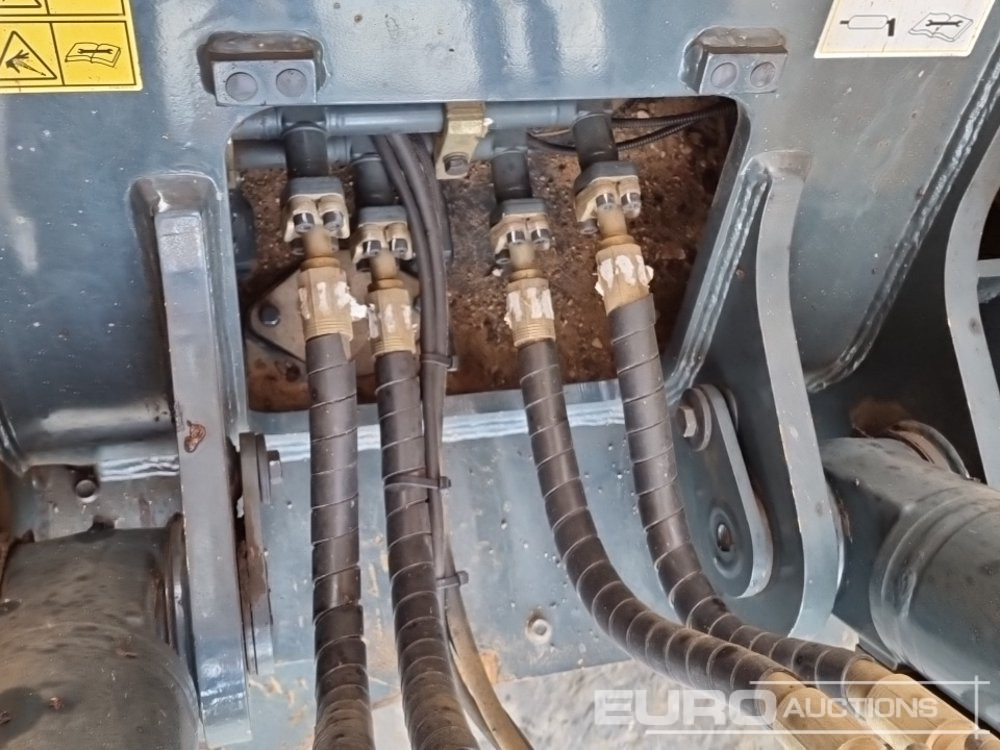 מחפר סורק 2018 Hyundai HX235LCR: תמונה 36
