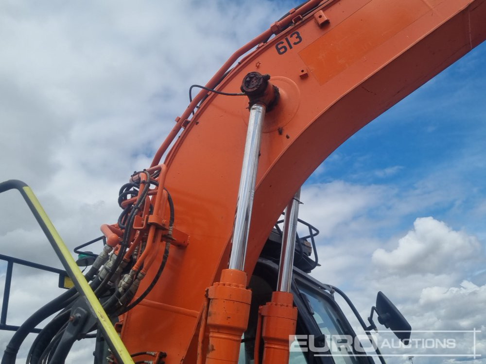 מחפר סורק 2019 Hitachi ZX135US-6: תמונה 22