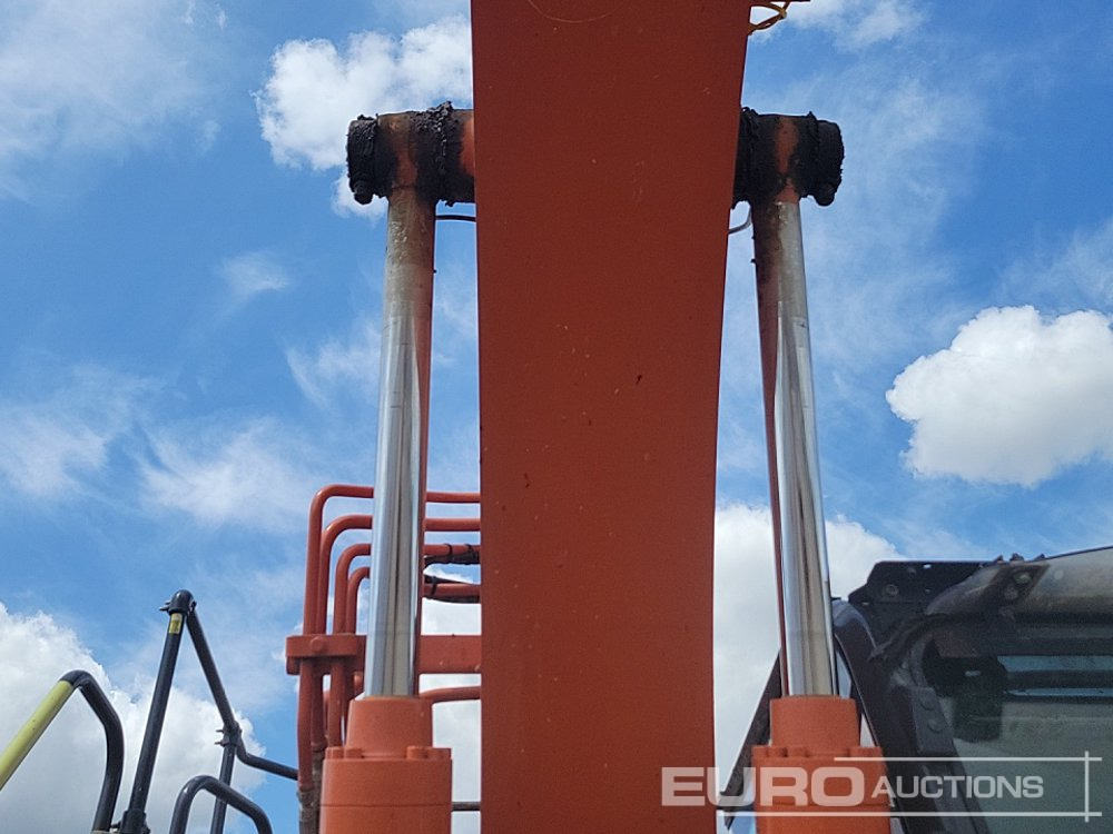 מחפר סורק 2019 Hitachi ZX135US-6: תמונה 18