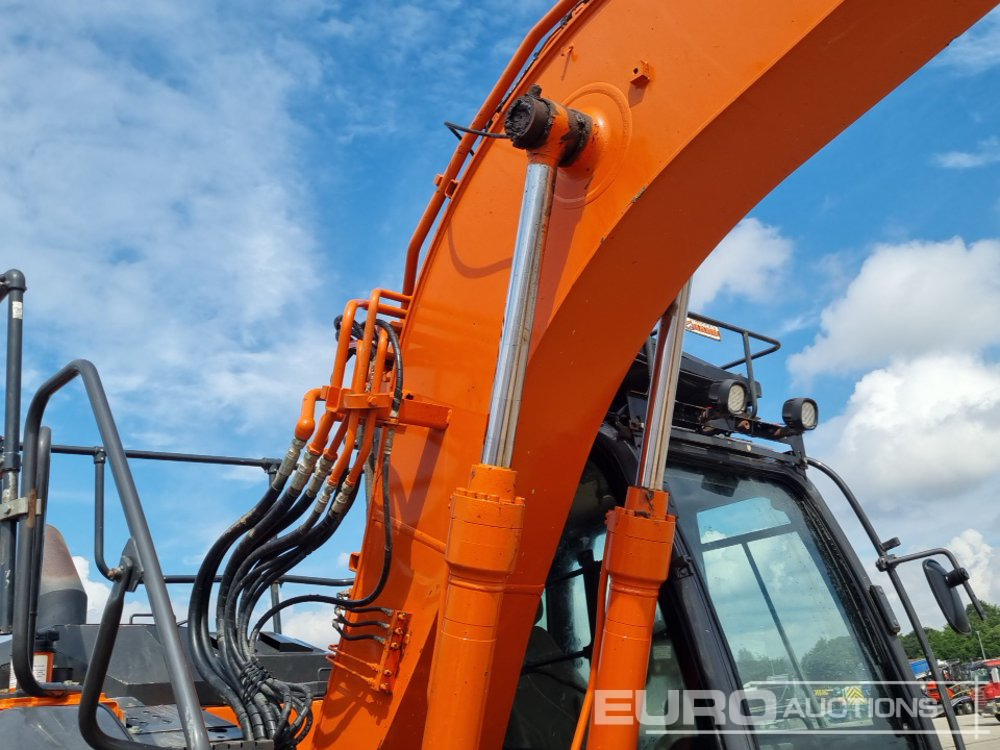 מחפר סורק 2019 Hitachi ZX135US-6: תמונה 24