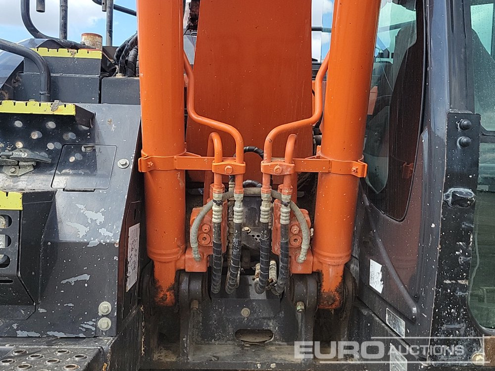 מחפר סורק 2019 Hitachi ZX135US-6: תמונה 17