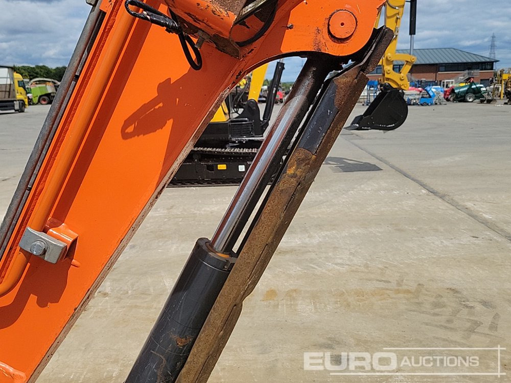 מיני מחפר 2019 Hitachi ZX19U-5A YR: תמונה 25