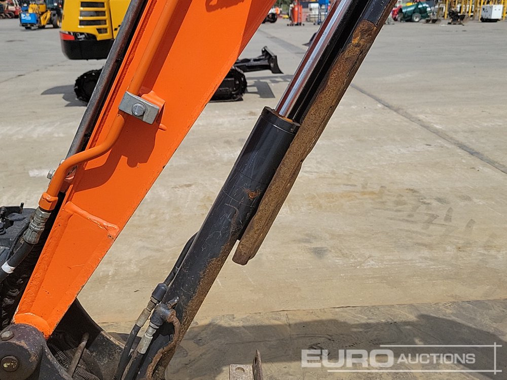 מיני מחפר 2019 Hitachi ZX19U-5A YR: תמונה 24