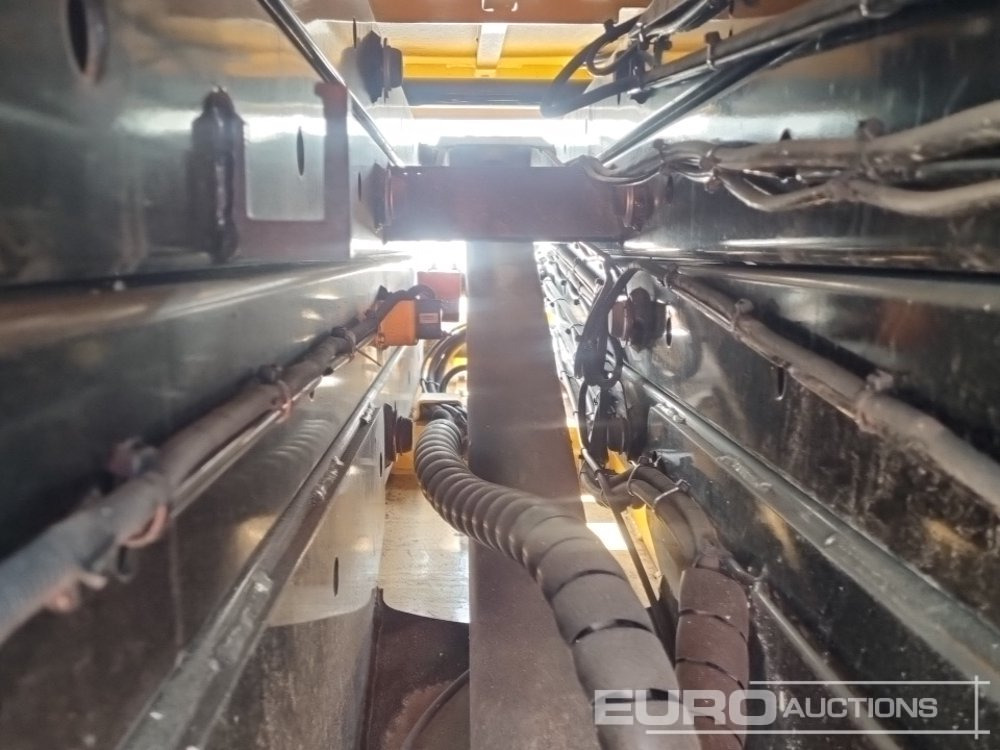 פלטפורמה אווירית 2019 JCB S2632E: תמונה 19