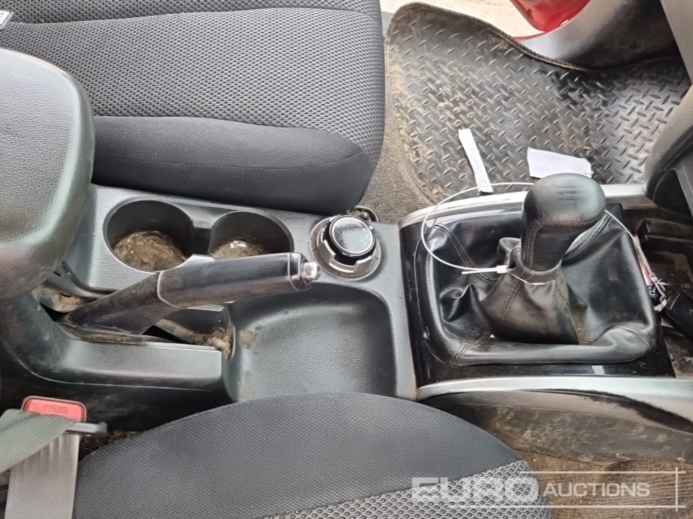טנדר 2019 Mitsubishi L200: תמונה 24