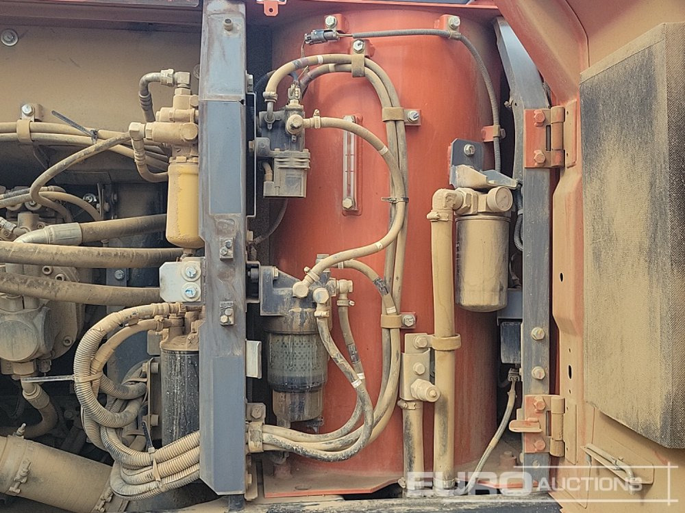 מחפר סורק 2020 Hitachi ZX210LC-6: תמונה 29