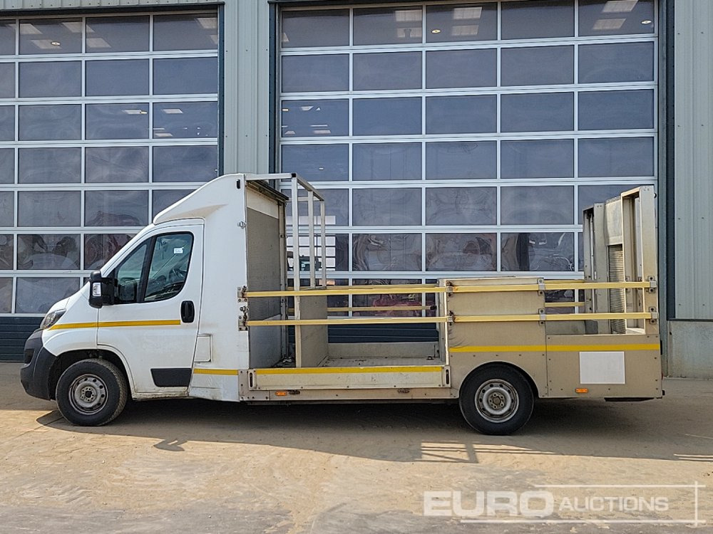 2020 Peugeot Boxer 335 - כלי רכב מסחרי במיטה שטוחה: תמונה 2 2020 Peugeot Boxer 335 - כלי רכב מסחרי במיטה שטוחה: תמונה 2