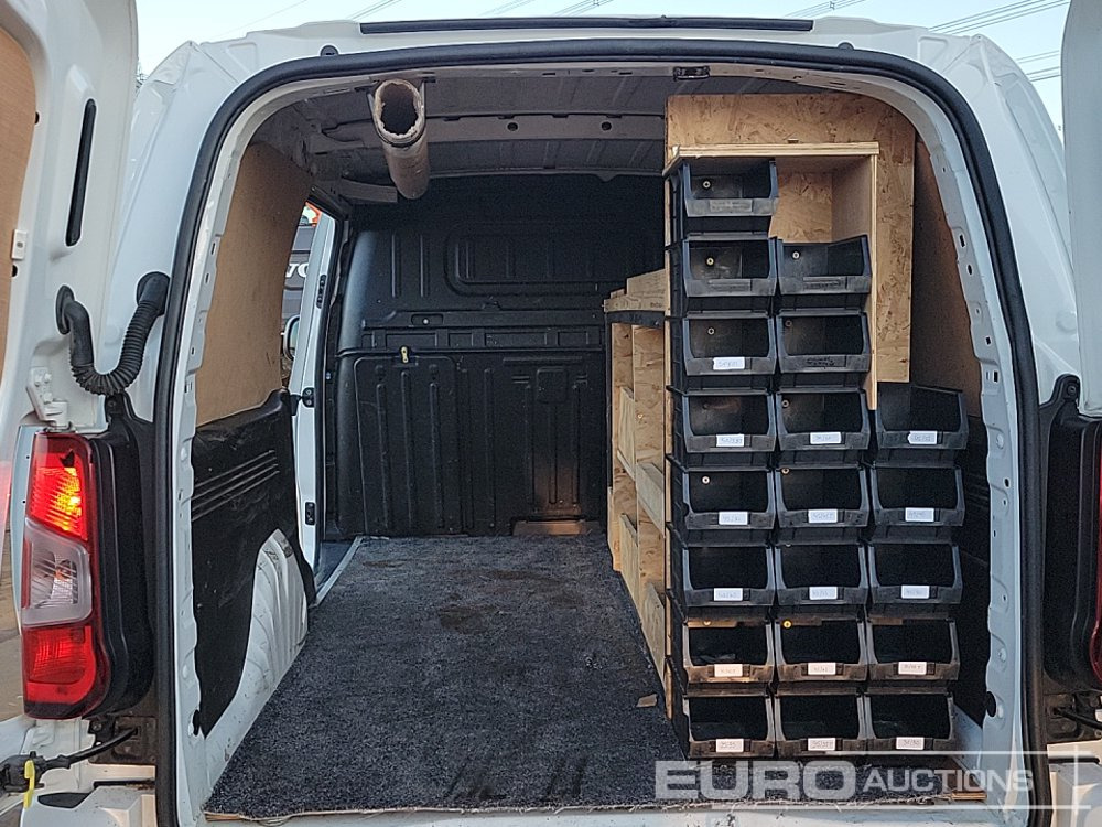 כלי רכב מסחרי 2020 Vauxhall Combo: תמונה 13