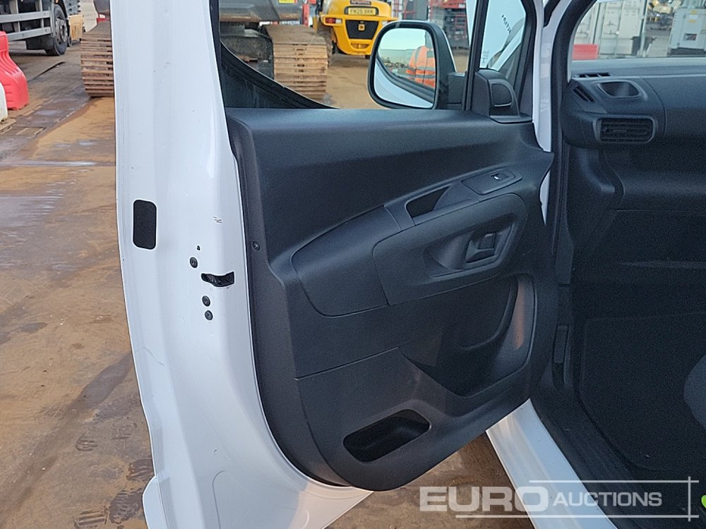 כלי רכב מסחרי 2020 Vauxhall Combo: תמונה 25